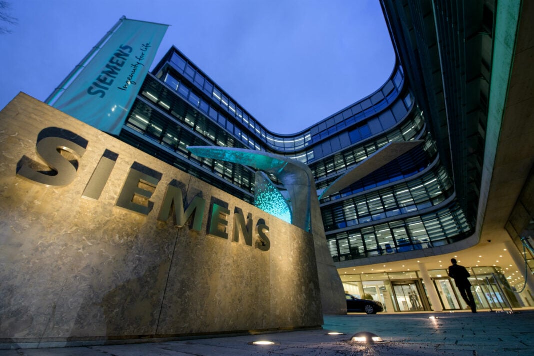 Σκάνδαλο Siemens: Στο σκαμνί ξανά ο άφαντος Χριστοφοράκος και 21 κατηγορούμενοι siemens