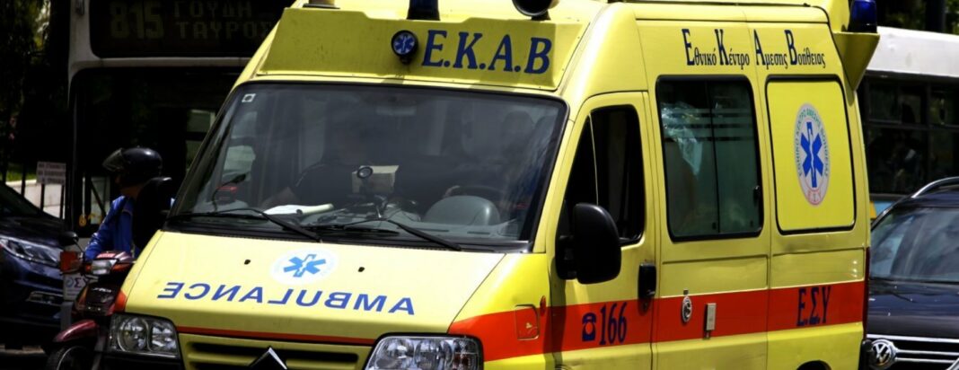 Παρέσυρε με το αμάξι του τον ξάδελφό του Ασθενοφορο