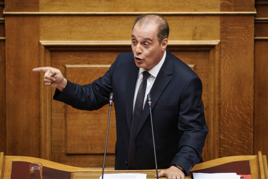 Για... ανθελληνισμό κατηγορεί την κυβέρνηση η Ελληνική Λύση, με αφορμη την καταπάτηση των περιοριστικών μέτρων από Ρομά και μετανάστες Βελόπουλος
