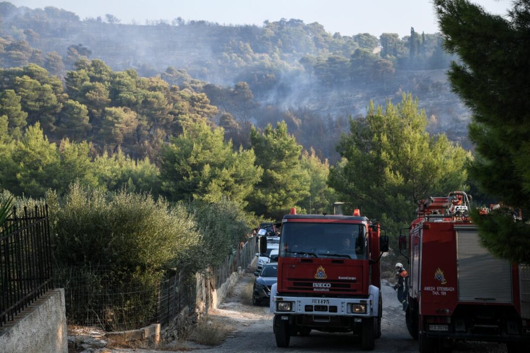 Επιχείρηση, πυροσβεστικής, Ταΰγετος, εγκλωβισμένος, άνδρας Πυροσβεστική