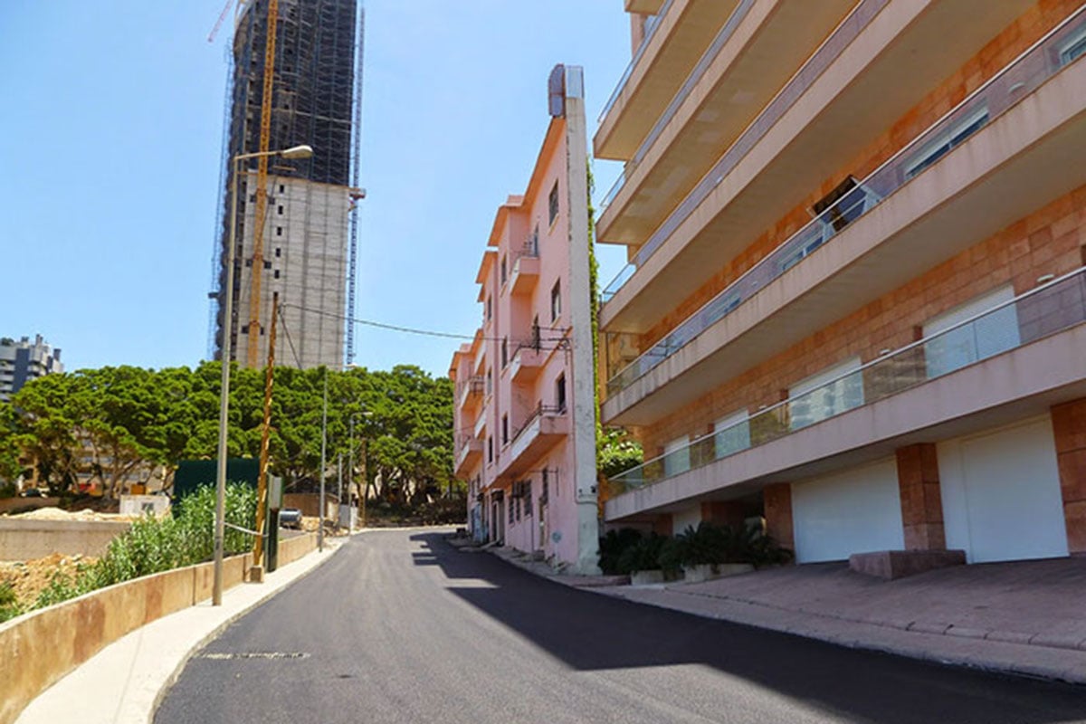 Δείτε 8 φωτογραφίες από το πιο λεπτό σπίτι που χτίστηκε για να κόψει τη θέα του… αδερφού Δείτε 8 φωτογραφίες από το πιο λεπτό σπίτι που χτίστηκε για να κόψει τη θέα του… αδερφού