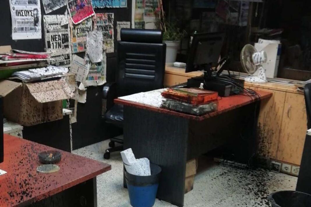 Δεν θα μας πει κανείς τι θα διαβάζουμε Από την επίθεση του Ρουβίκωνα