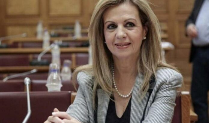 Η βουλευτής Μερόπη Τζούφη συγκινεί με την αφιέρωση στη γιατρό-κόρη της Στεφανία, που μάχεται την πανδημία Μερόπη Τζούφη