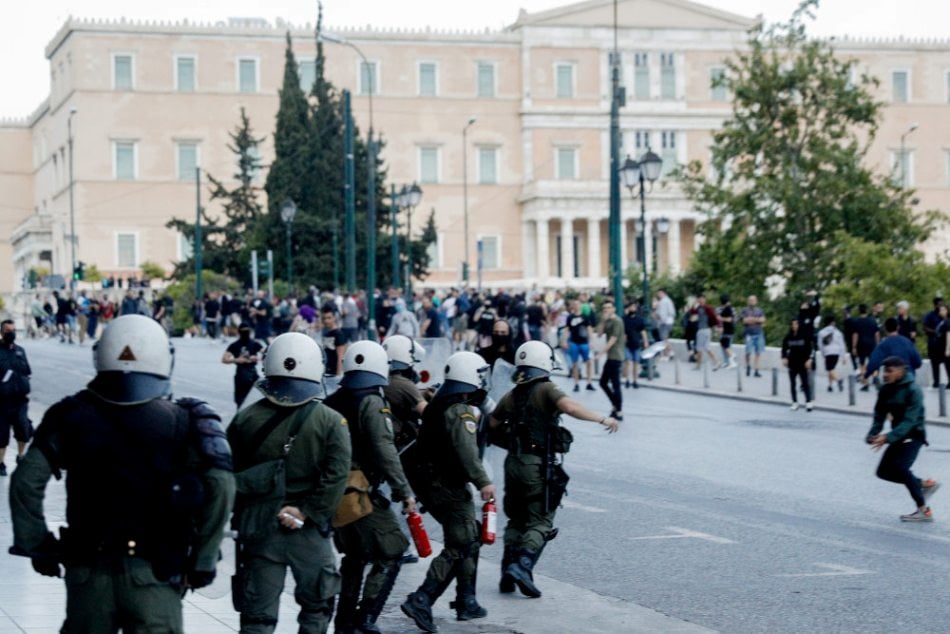 συνταγμα επεισοδια
