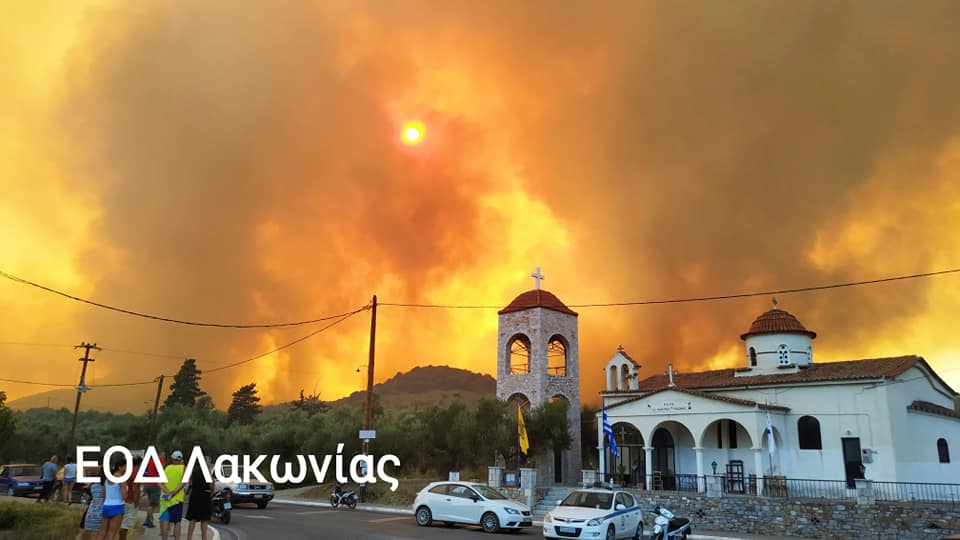 Πυρκαγιά στην Ανατολική Μάνη: Συνεχείς αναζωπυρώσεις λόγω τον ισχυρών ανέμων – Ενεργοποιήθηκε το Copernicus 7