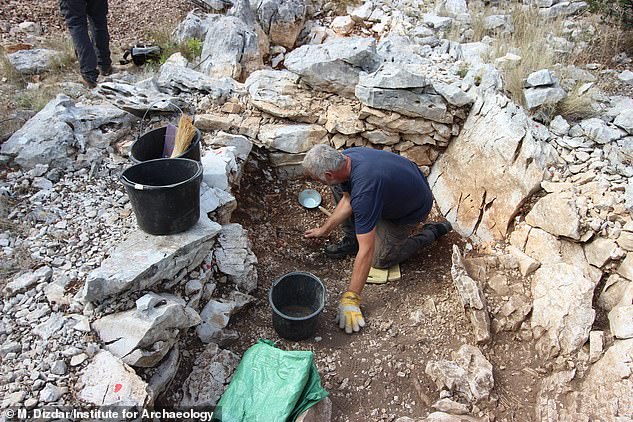 Ελληνικό κράνος του 7ου αιώνα π.Χ. εντοπίστηκε σε τάφο πολεμιστή στην Κροατία!