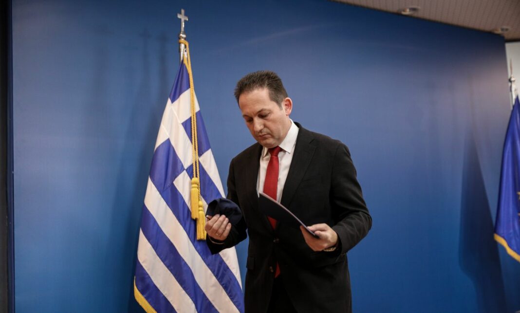 Σήμερα στη «δημοκρατία»: Ασύλληπτα ψεύδη Πέτσα για το εμβόλιο! Πέτσας
