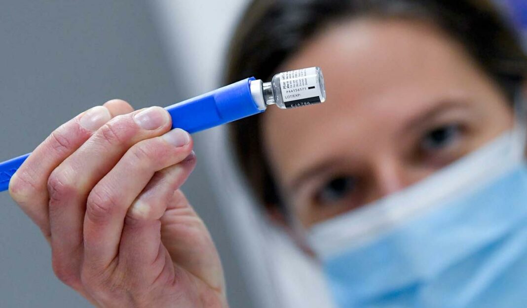 Ε.Ε.: Ok, αλλά υπό όρους η χρησιμοποίηση 6 δόσεων ανά φυαλίδιο από το εμβόλιο των Pfizer/BioNTech εμβόλιο