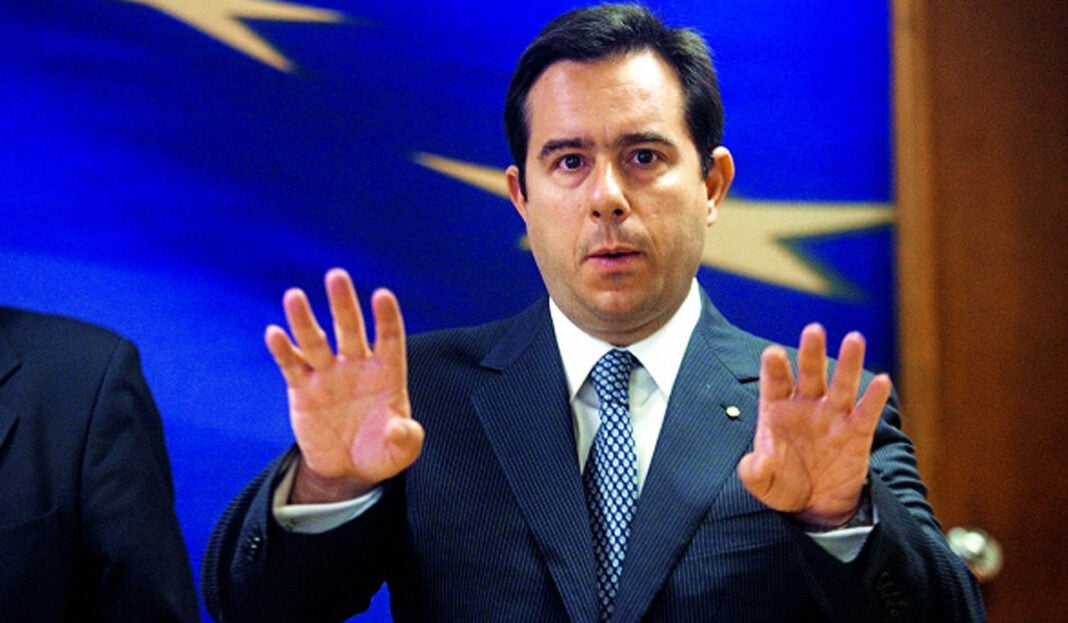 Μηταράκη πες αλεύρι, η Χίος σε γυρεύει!