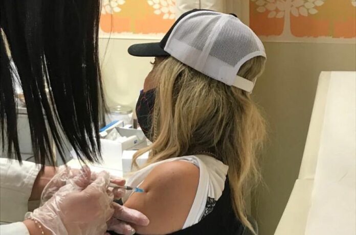 Αποτέλεσμα εικόνας για Άννα Βίσση εμβολιασμός