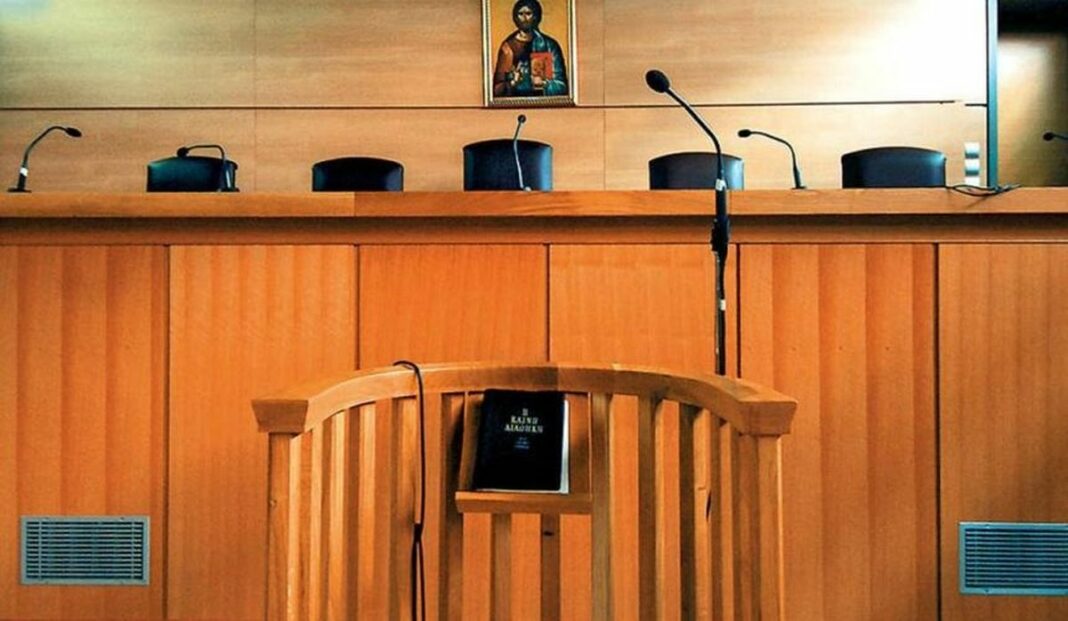 Δικηγόροι: Να τεθούν σε διαθεσιμότητα οι αστυνομικοί που ενεπλάκησαν στα γεγονότα της Νέας Σμύρνης δικαστήριο