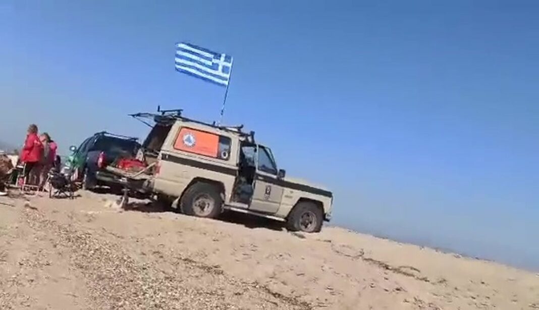 Το κορονοκάμπινγκ της Πολιτικής Προστασίας αυτοκίνητο πολιτικής προστασίας