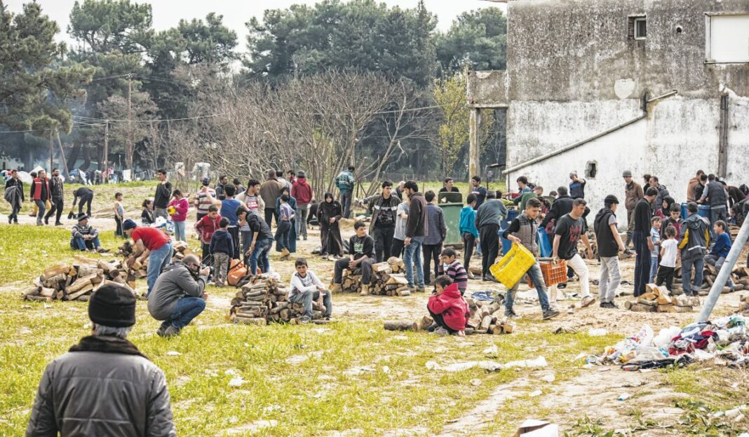 Συναγερμός στον Έβρο για τις έντονες μετακινήσεις πληθυσμών - Τουρκικά drones «χτενίζουν» την περιοχή μετανάστες ΕΙδομένη