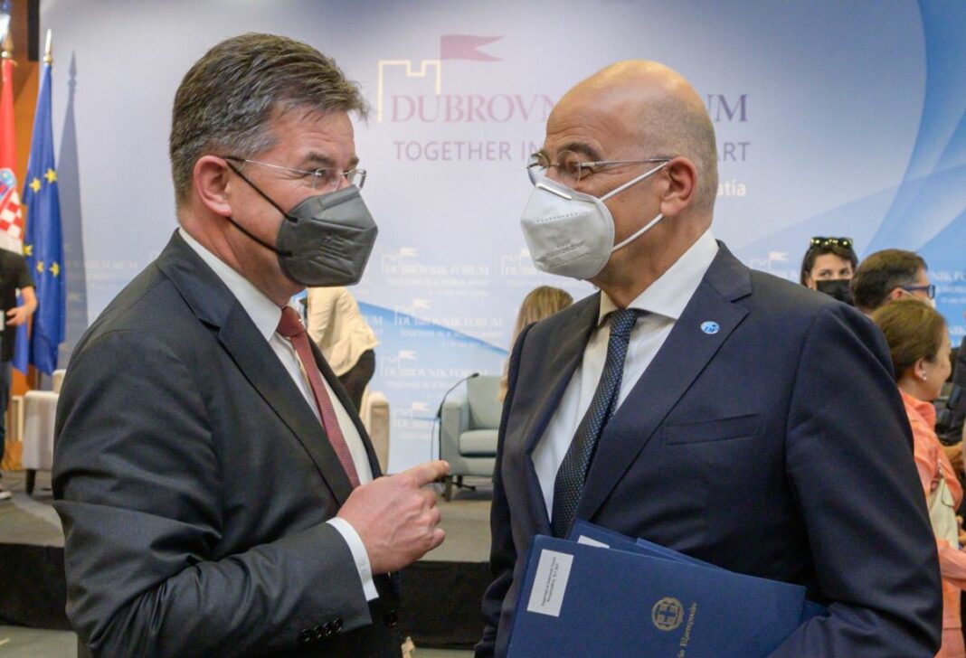 Πιστή εφαρμογή της Συμφωνίας των Πρεσπών ζήτησε ο Δένδιας από τον Οσμάνι dendias