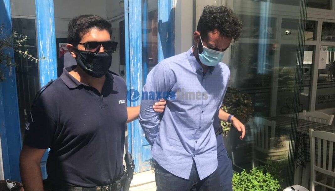 «Ντροπή σου αλήτη!» Οργή για τον δολοφόνο της Γαρυφαλλιάς - Πήρε νέα προθεσμία (video)