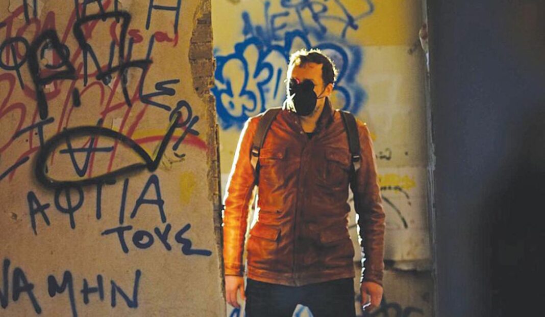 Χάρης Βεραμόν: H εκπομπή «Ίχνη στο σκοτάδι» που φωτίζει ανεξιχνίαστες υποθέσεις