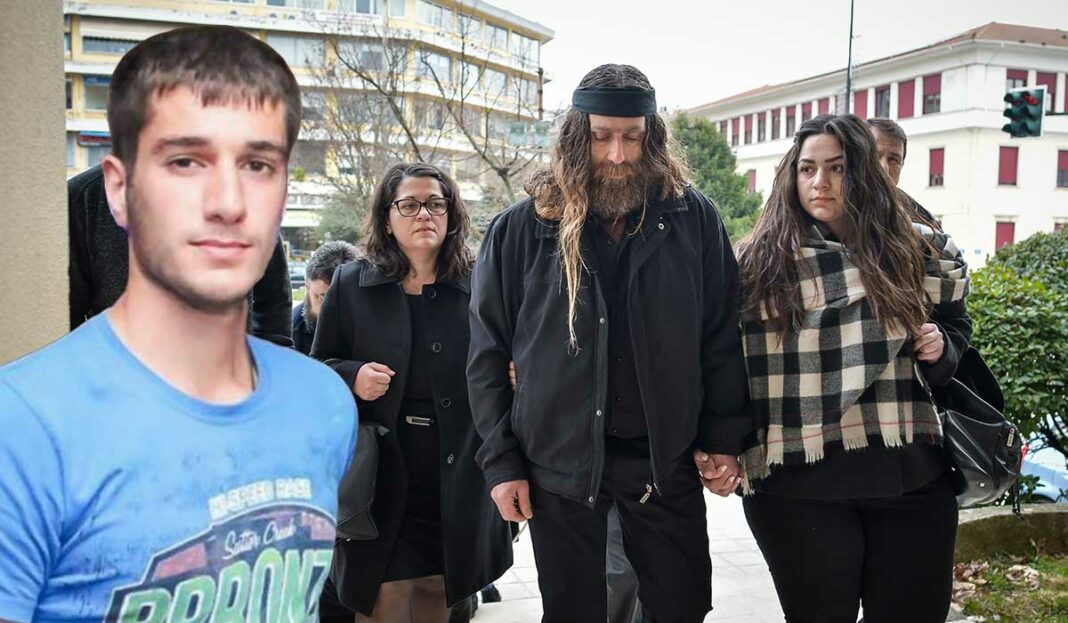 Ένοχοι οι «σκληροί» της Γαλακτοκομικής Σχολής - Ξέσπασε σε κλάματα η μάνα του Γιακουμάκη