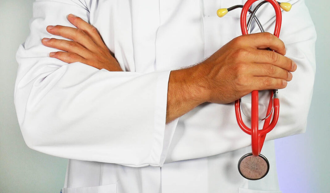 Αδιανόητο! Γιατροί αρνούνται να εξετάσουν ασθενείς που δεν έχουν εμβολιαστεί