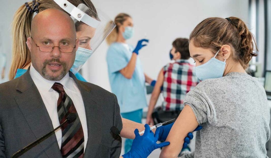 Kάθετα αντίθετος με τον εμβολιασμό των ανηλίκων ο Κούβελας: «Δεν ξέρουμε τις επιπτώσεις» (video)
