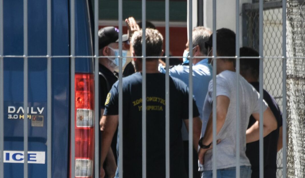 Ζωντανός νεκρός ο Πέτρος Φιλιππίδης Φιλιππίδης φυλακές