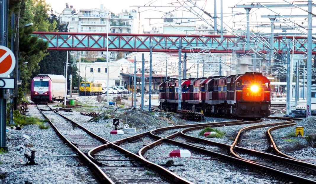 Απίστευτο: Στράβωσαν μέχρι και οι ράγες του τραίνου από τη ζέστη! rages zesth