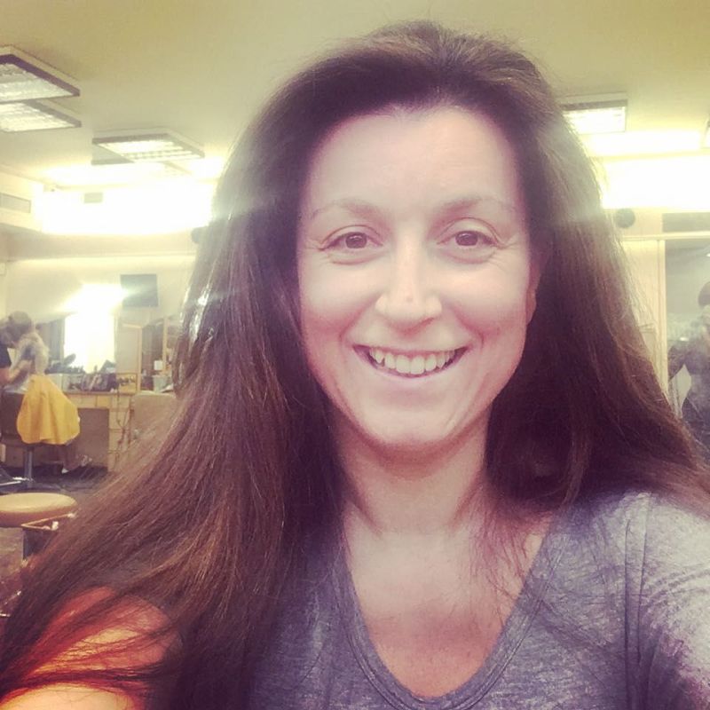 Η Κατερίνα σε μια συλλεκτική selfie με ίσια μαλλιά