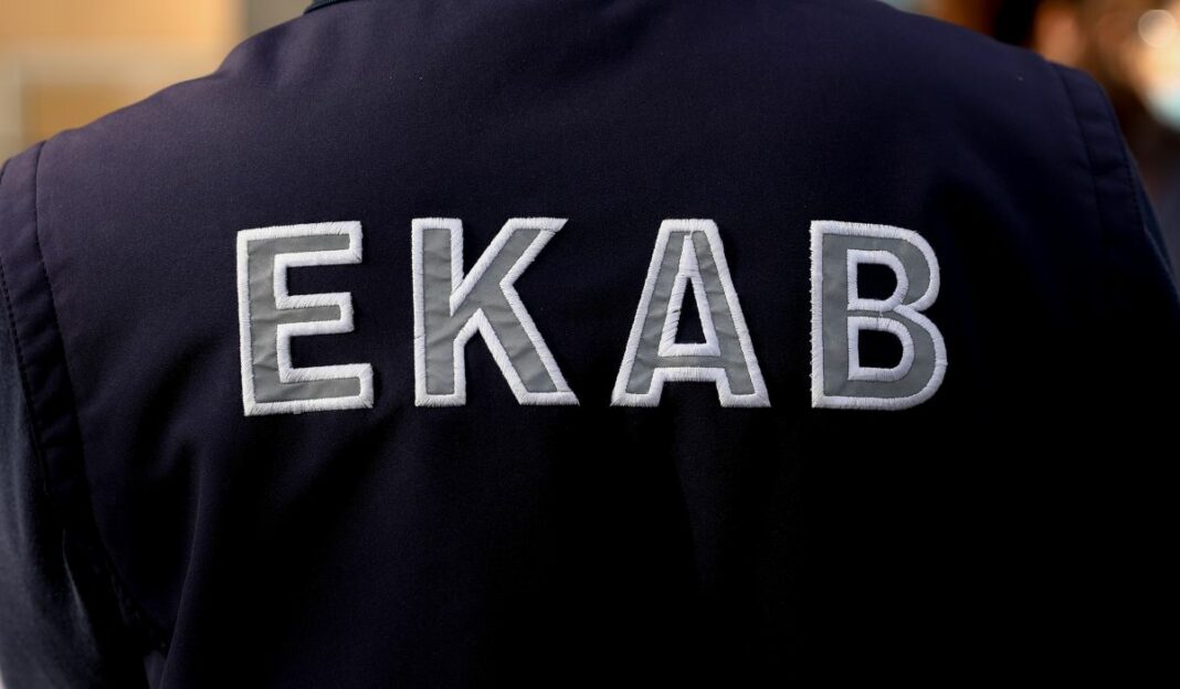 «Όχι στην υποχρεωτικότητα του εμβολιασμού, όχι στην αναστολή εργασίας» - Οι εργαζόμενοι του ΕΚΑΒ αντιδρούν (video) ΕΚΑΒ