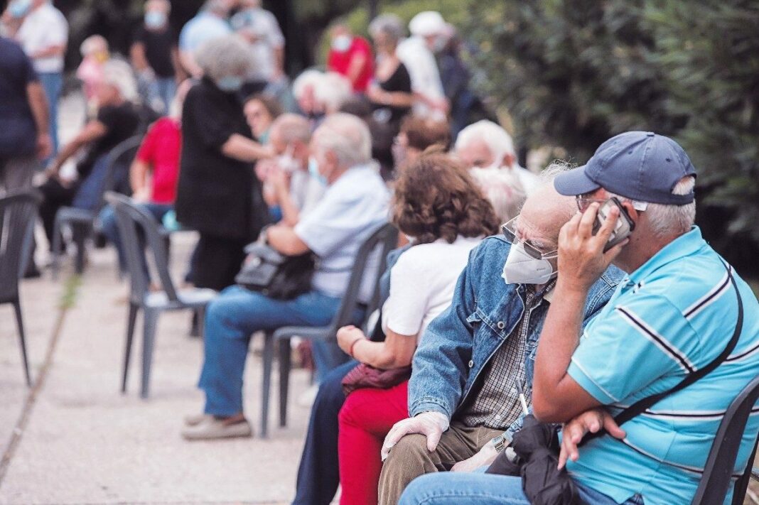 Ένας στους δύο συνταξιούχους (αναγκάζεται να) ζει με μόλις 658 ευρώ το μήνα! syntaksiouxoi 1