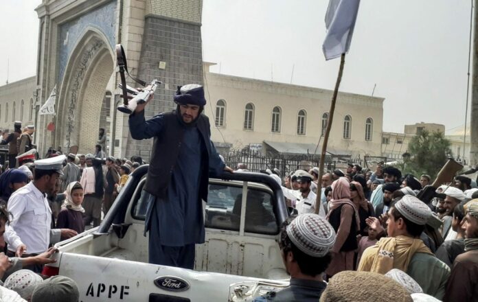 Αφγανιστάν: Οι Ταλιμπάν «πάτησαν» Καμπούλ, η χώρα βυθισμένη στο χάος (video)