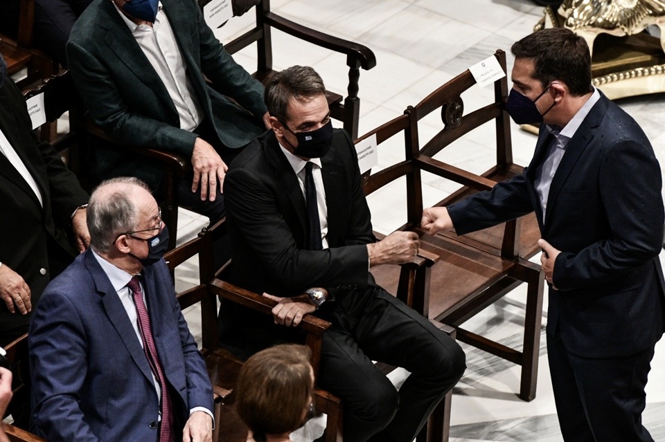 Μίκης Θεοδωράκης: Δείτε LIVE την -υπό βροχή- τελετή αποχαιρετισμού του mikis