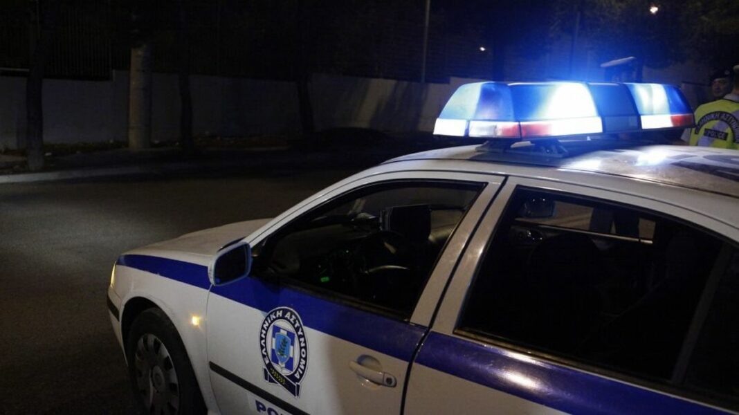 Αιματηρή συμπλοκή οπαδών στα Κάτω Πατήσια αστυνομία περιπολικό
