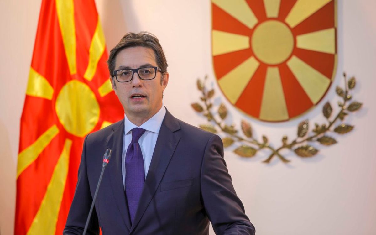 Χάρτης-πρόκληση σε σκοπιανό σχολικό βιβλίο: Η αρχαία Ελλάδα είχε σύνορα στη Θεσσαλία! nb pendarovski stevo1 1