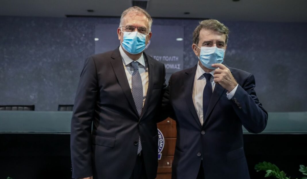 Η κεντροδεξιά παράταξη έγινε η χλεύη των ηττημένων Θεοδωρικάκος Χρυσοχοΐδης