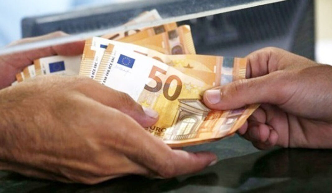 Οι αμοιβές των ιδιωτών για να βγάζουν τις συντάξεις syntaxeis