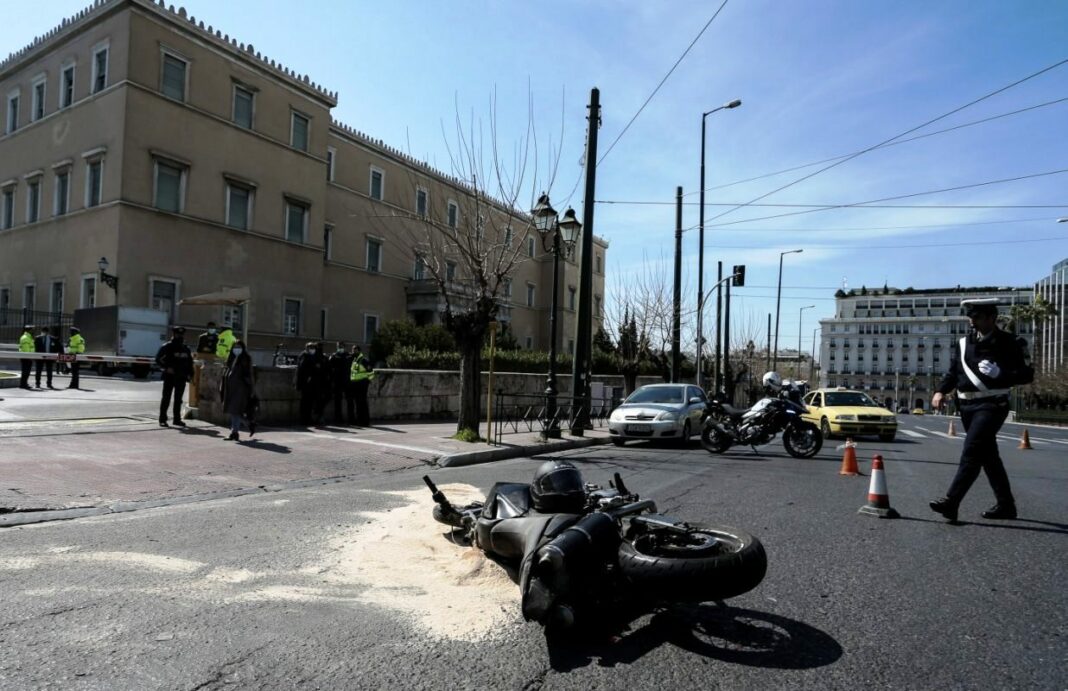 Τροχαίο έξω από τη Βουλή: Ποινική δίωξη για ανθρωποκτονία εξ αμελείας στον οδηγό της Ντόρας! vouli troxaio ntora