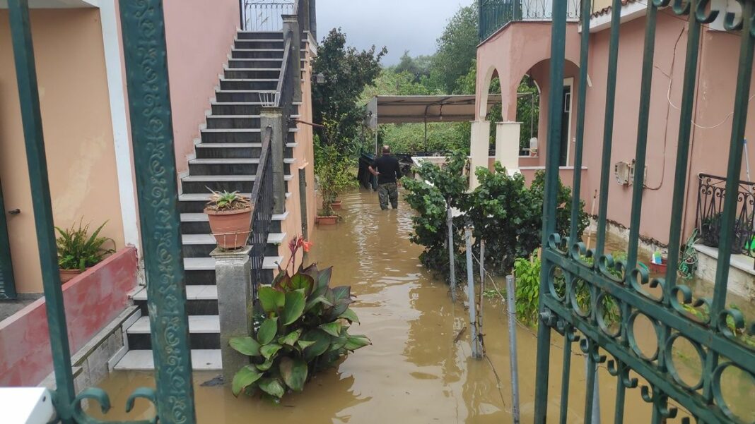 Πλημμύρισαν σπίτια και δρόμοι στην Κέρκυρα (video) kerkira