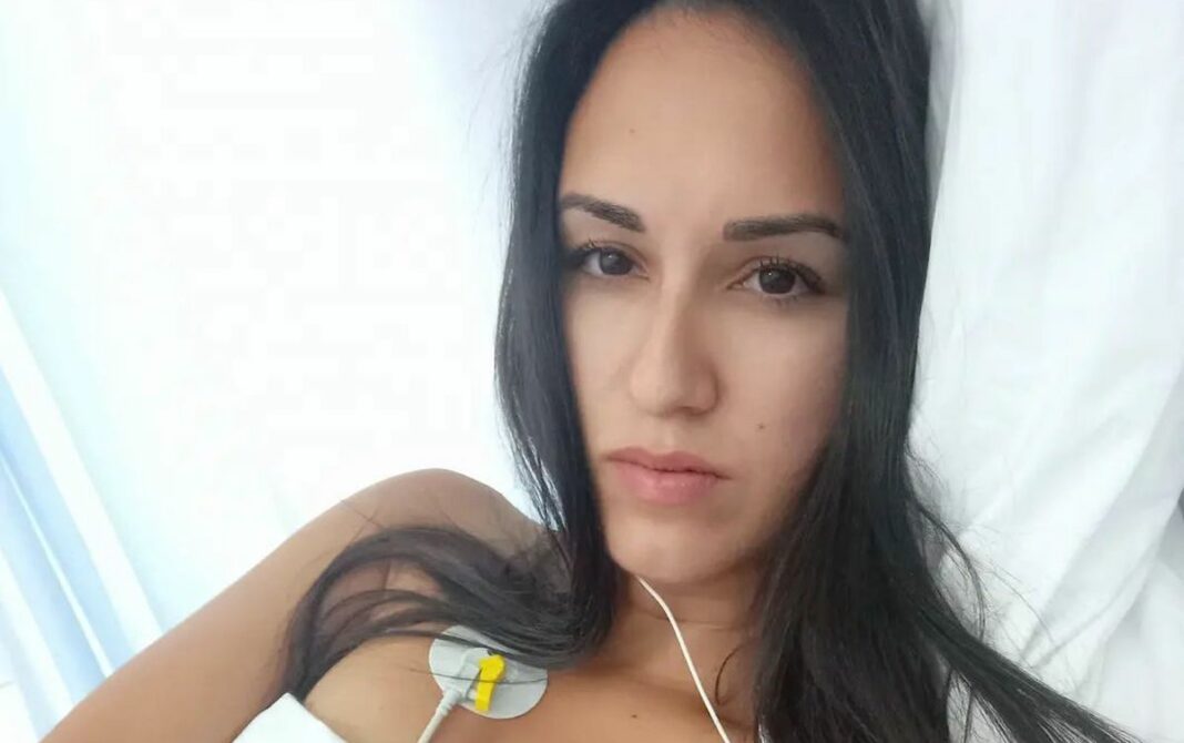 «Το εμβόλιο της Pfizer με έστειλε στο νοσοκομείο» καταγγέλλει 30χρονη εκπαιδευτικός(video) emvolio