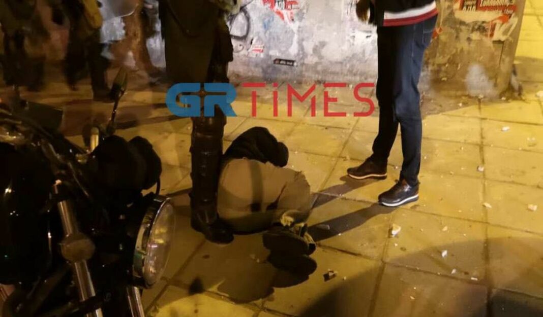 Θεσσαλονίκη: Χημικά και προσαγωγές σε διαμαρτυρία για το αιματηρό επεισόδιο στο Πέραμα (video) Θεσσαλονίκη επεισόδια