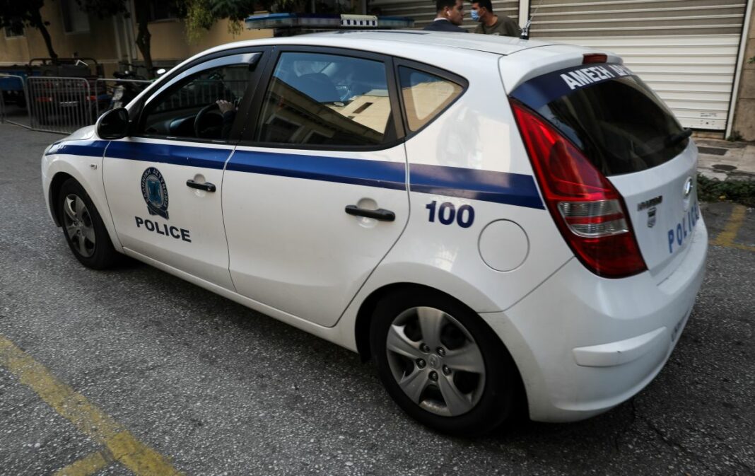 Χειροπέδες σε δύο άτομα που είχαν στην κατοχή τους 1,5 κιλό ηρωίνη στο Ζεφύρι peripoliko