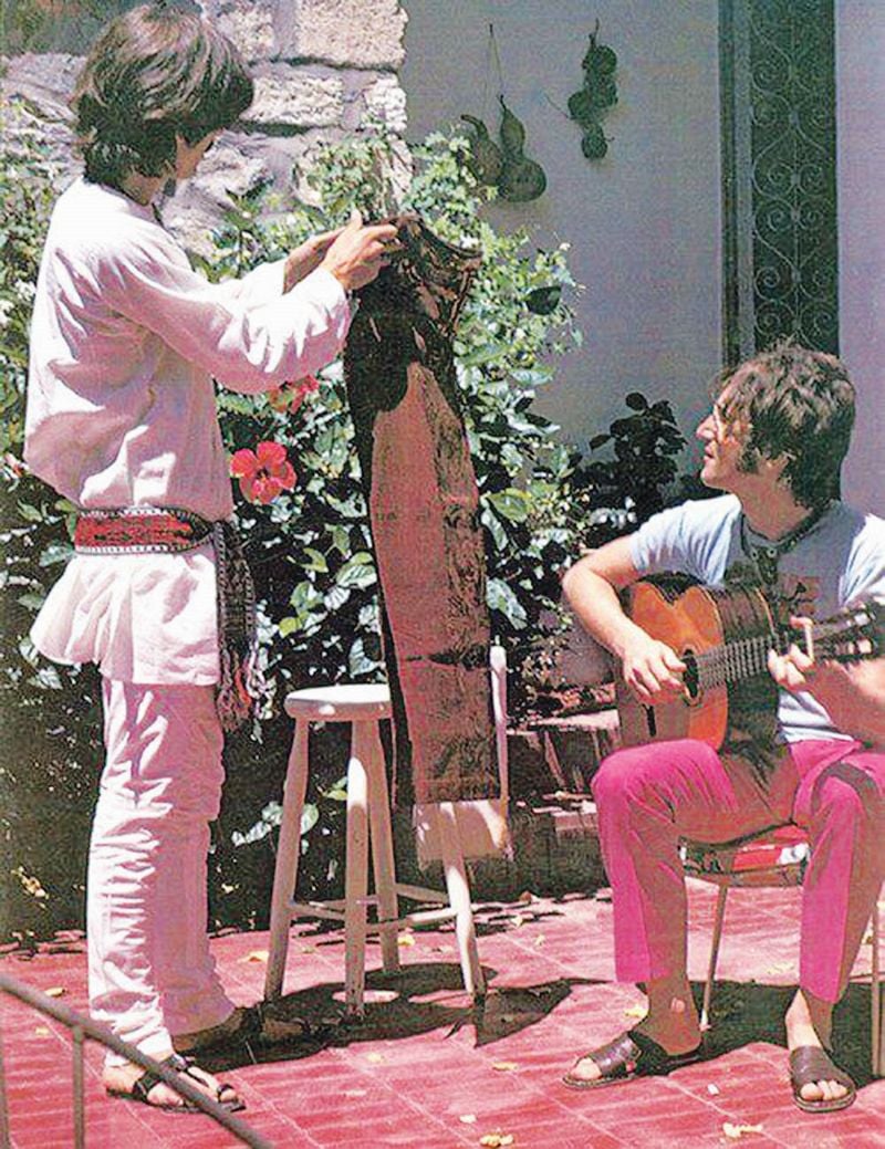 f2 BEATLES WEARING THE POETS SANDALS