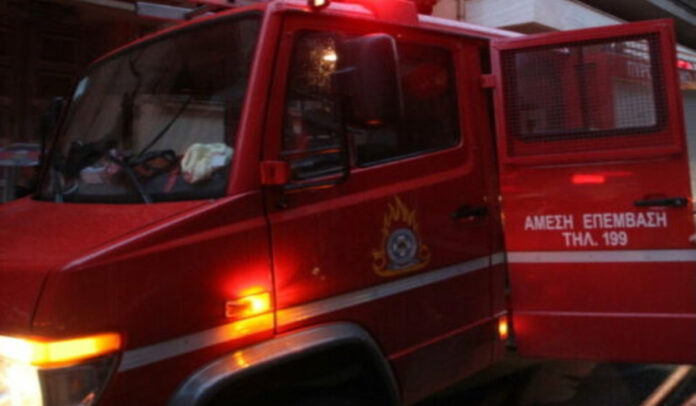 Ξέσπασε φωτιά σε διαμέρισμα στο κέντρο της Θεσσαλονίκης