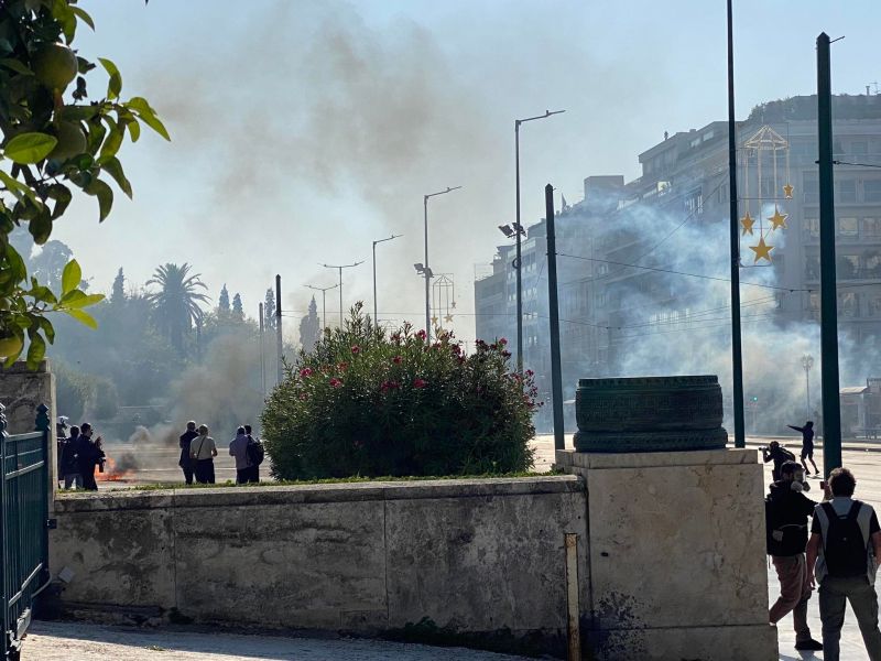 Ένταση στο κέντρο της Αθήνας – Μολότοφ και χημικά