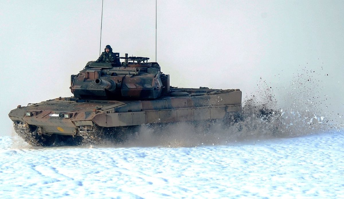 nb leopard greek tank