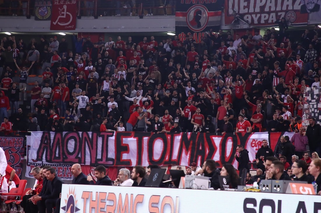 Σοκαρει το σκληρό πανό κατα του Αδωνι Γεωργιαδη στο Σεφ απο οπαδούς του Ολυμπιακού 6 ADONIS 1