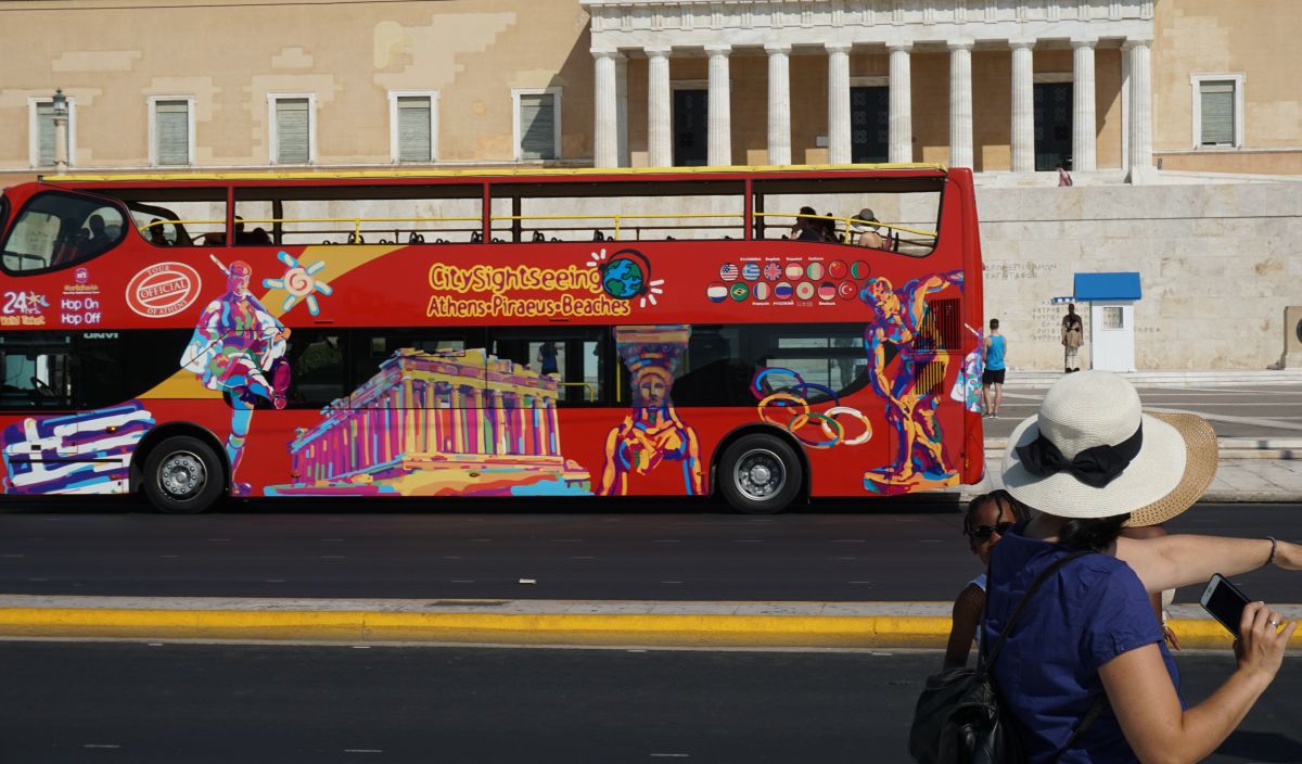 nb touristes syntagma bus