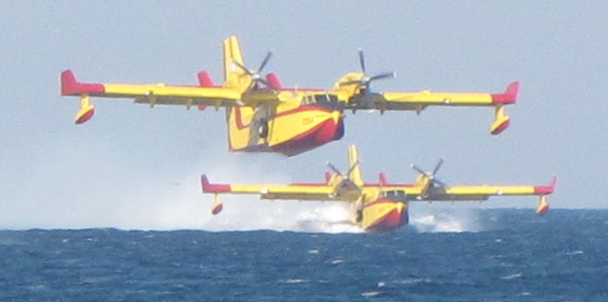 Canadair CL 415