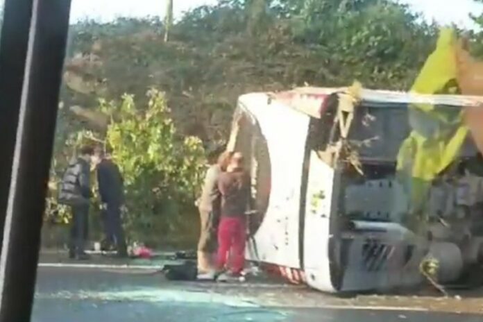 Τραγωδία με σχολικό λεωφορείο στο Λίβερπουλ - Νεκρός ο οδηγός και μια  14χρονη μαθήτρια