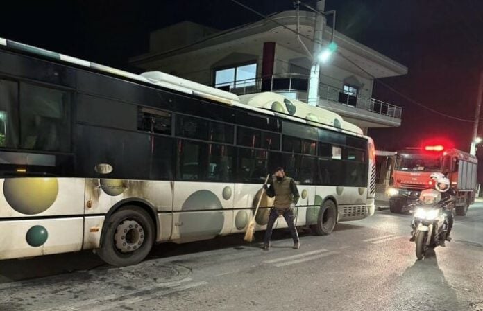 Άνω Λιόσια: Επίθεση (πιθανότατα Ρομά) με μολότοφ σε λεωφορείο!