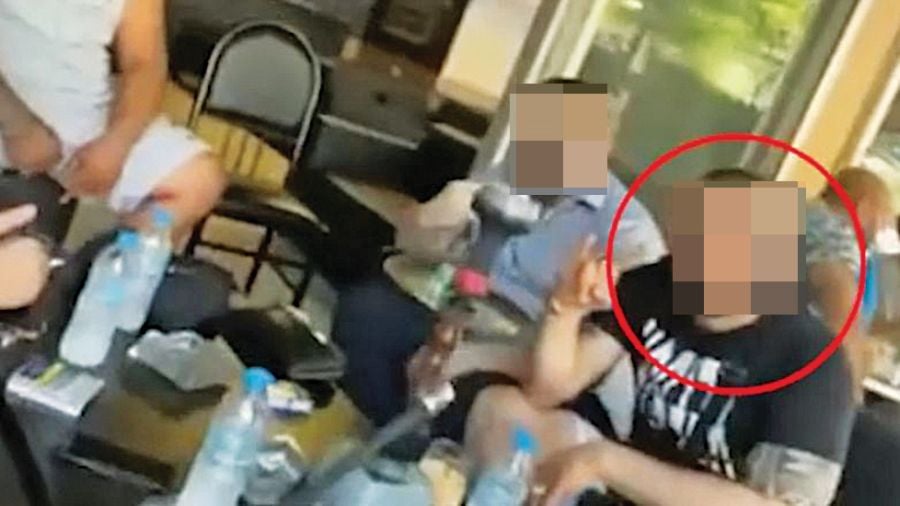 Η έκθεση πολυτελών οχηματων του καταζητούμενου Αλβανου πιστολέρο που θέρισε με σφαίρες την παρέα των Κρητικών στο Γκάζι 13 %CF%864