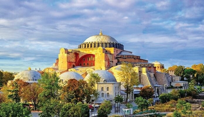 Και του χρόνου στην Πόλη!
